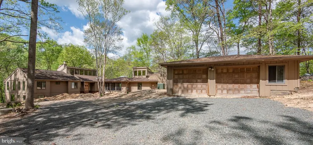7322 LACKAWANNA DRIVE Springfield, VA 22150