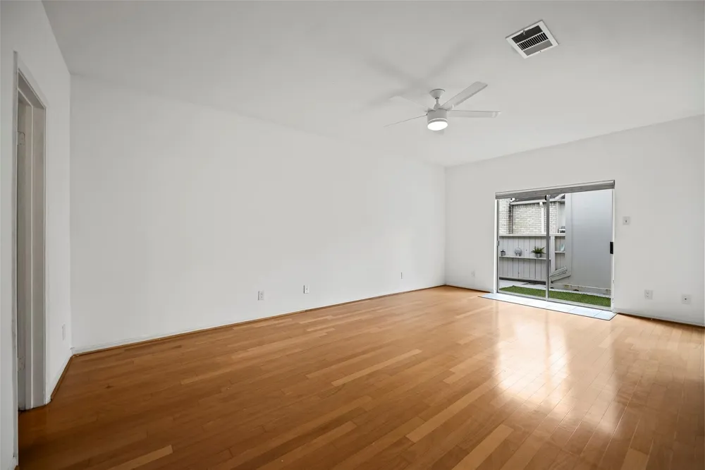 3800 Tanglewilde Street #402 Houston, TX 77063
