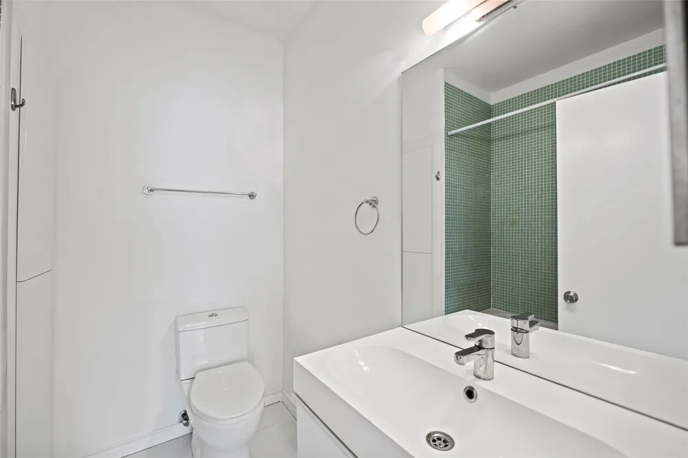 3800 Tanglewilde Street #402 Houston, TX 77063