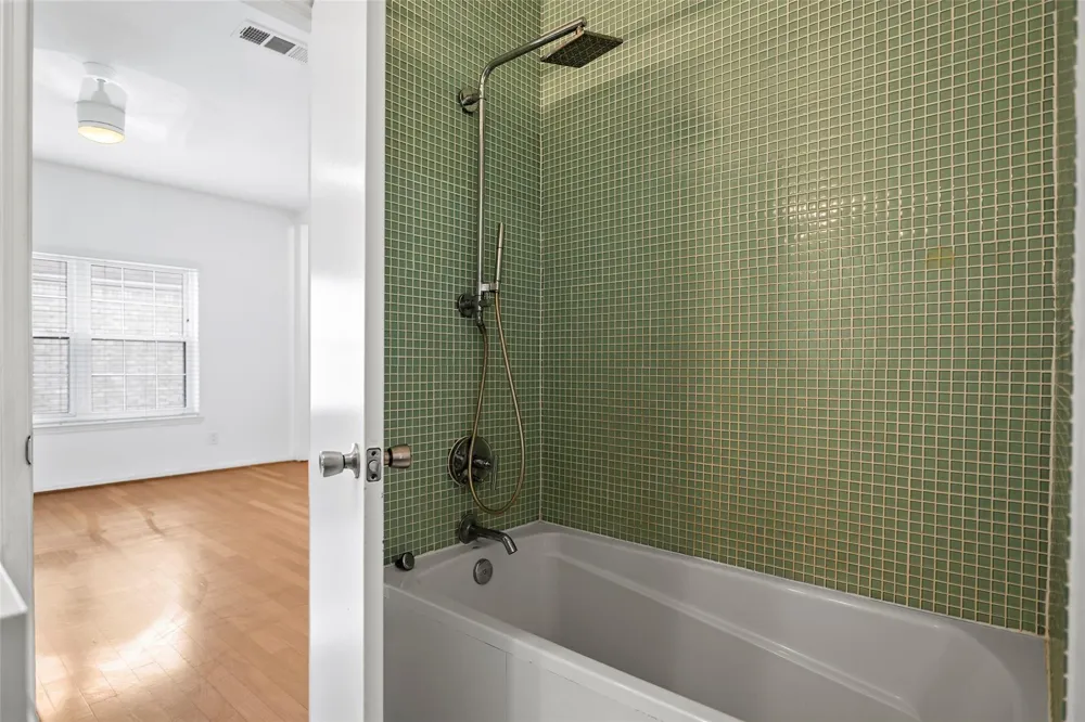 3800 Tanglewilde Street #402 Houston, TX 77063