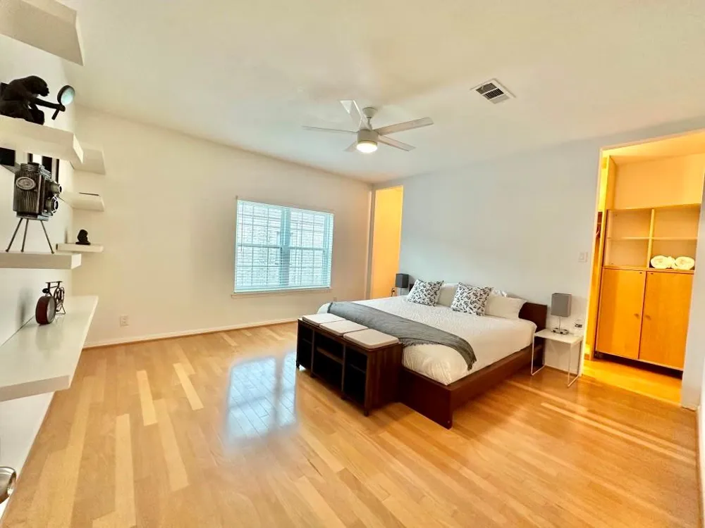 3800 Tanglewilde Street #402 Houston, TX 77063