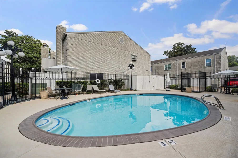 3800 Tanglewilde Street #402 Houston, TX 77063