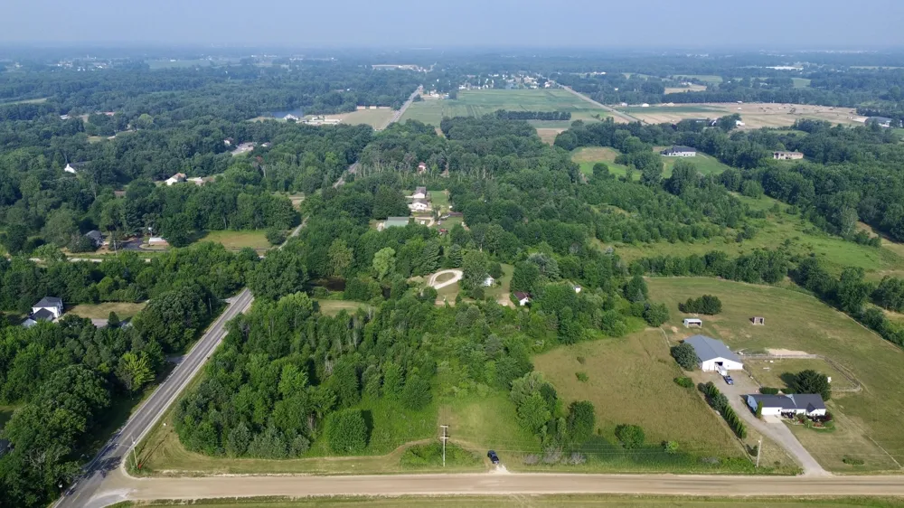 9653 52nd Avenue Allendale, MI 49401