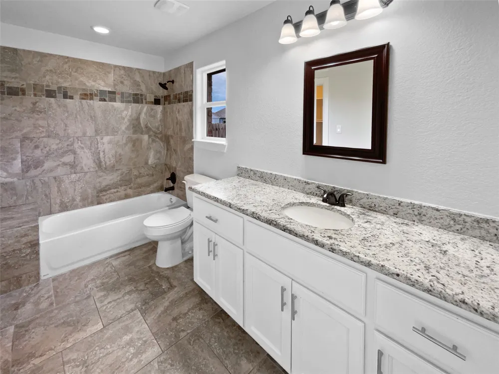 112 Halifax Circle Palmer, TX 75152