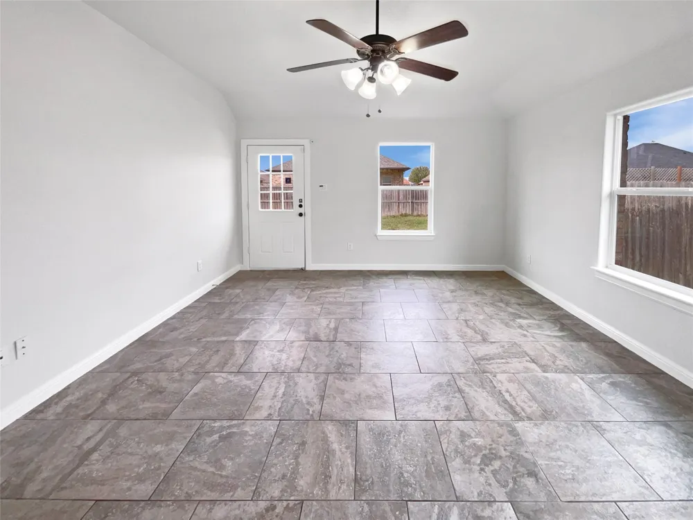112 Halifax Circle Palmer, TX 75152