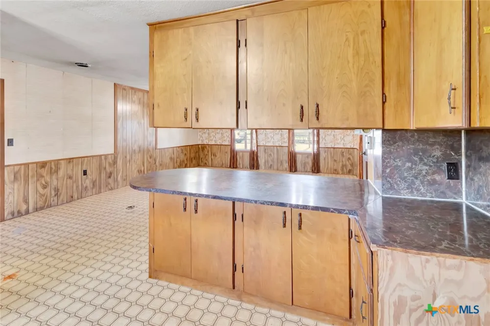 10957 US Highway 77 Schulenburg, TX 78956