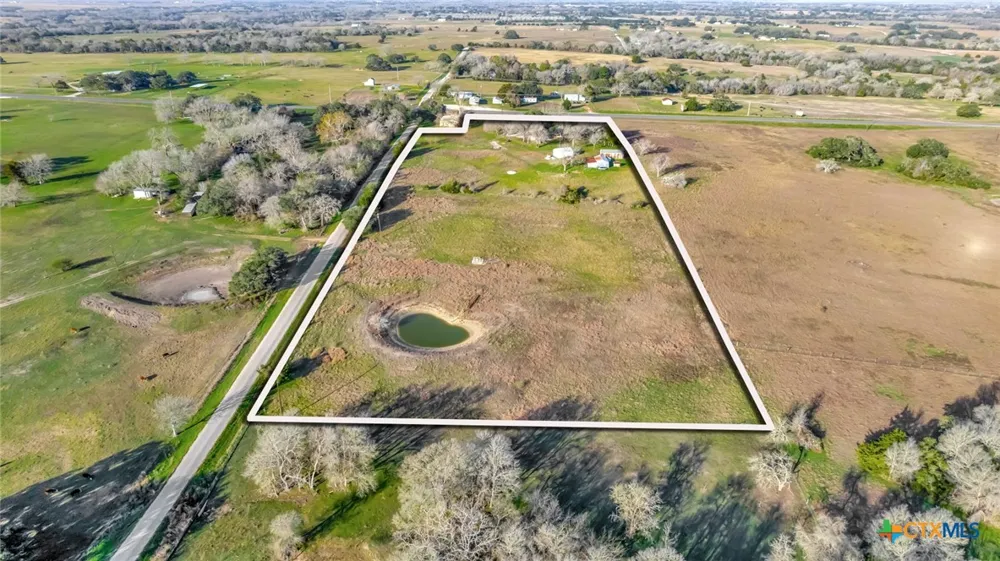 10957 US Highway 77 Schulenburg, TX 78956