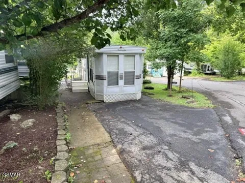 4229 E Parkway PKY. lot #119