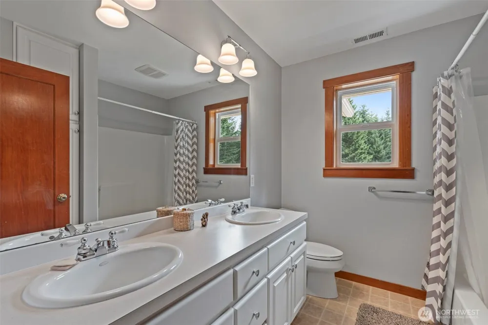 375 Curtis Hill Road Chehalis, WA 98532
