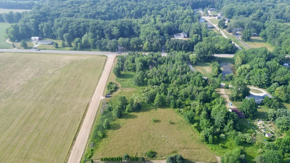 9653 52nd Avenue Allendale, MI 49401