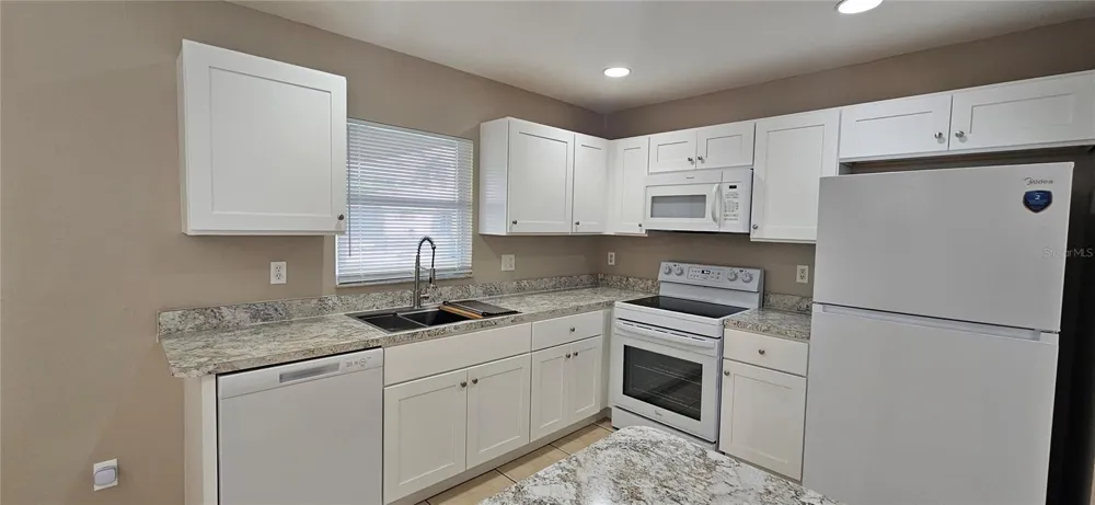3740 SW SANTA BARBARA PLACE Cape Coral, FL 33914