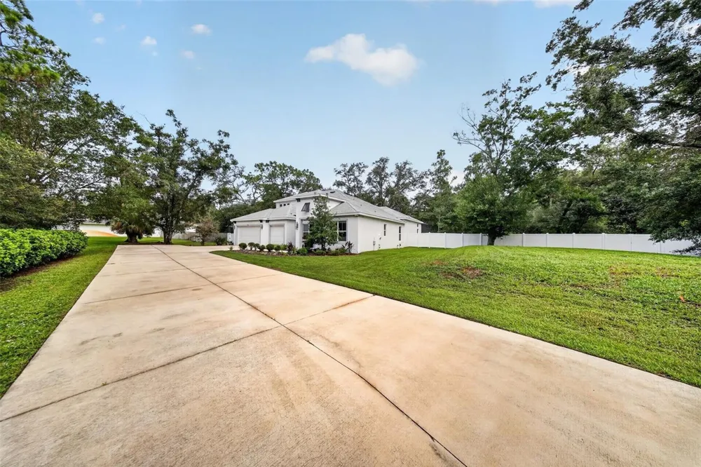 2304 CLEMENT ROAD Lutz, FL 33549
