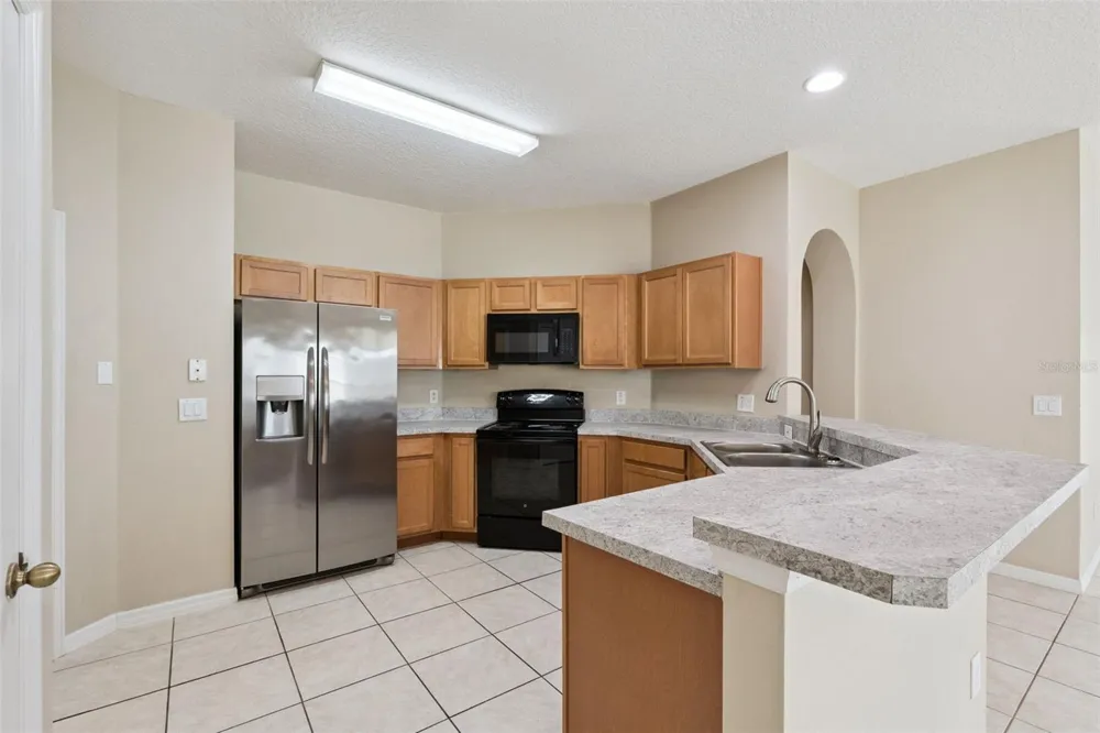 1324 KELLOGG DRIVE Tavares, FL 32778