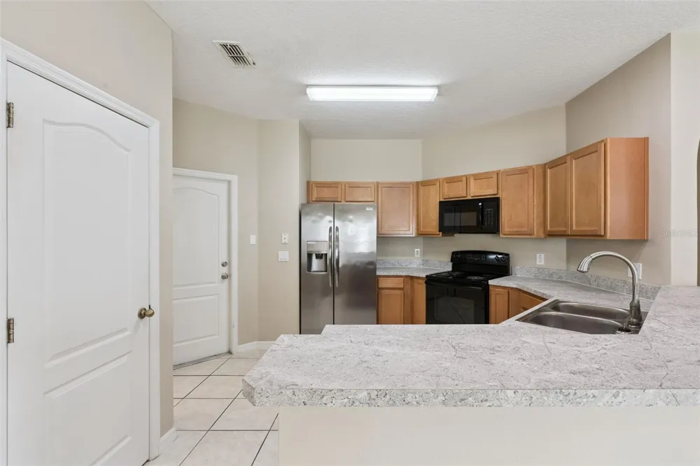1324 KELLOGG DRIVE Tavares, FL 32778