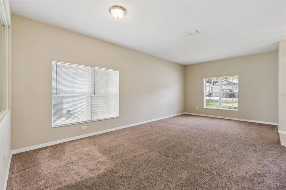 1324 KELLOGG DRIVE Tavares, FL 32778