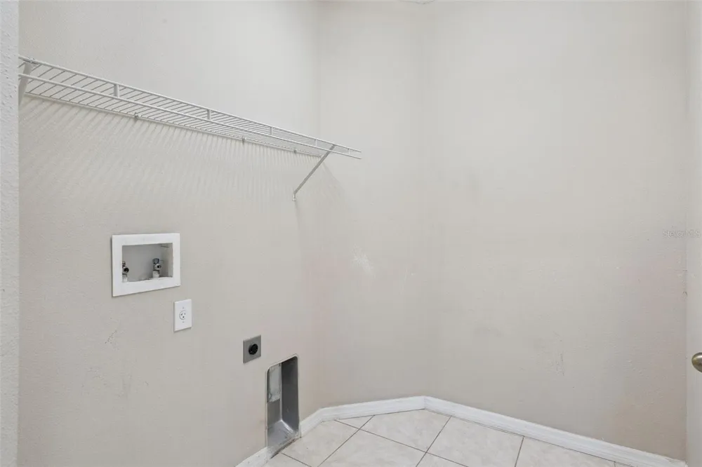 1324 KELLOGG DRIVE Tavares, FL 32778