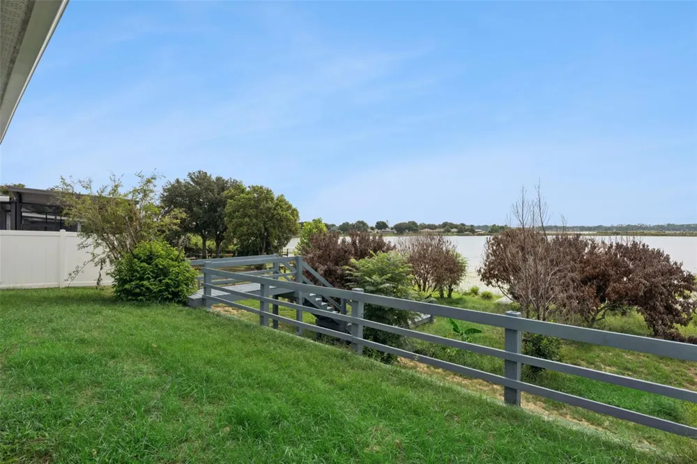 1324 KELLOGG DRIVE Tavares, FL 32778
