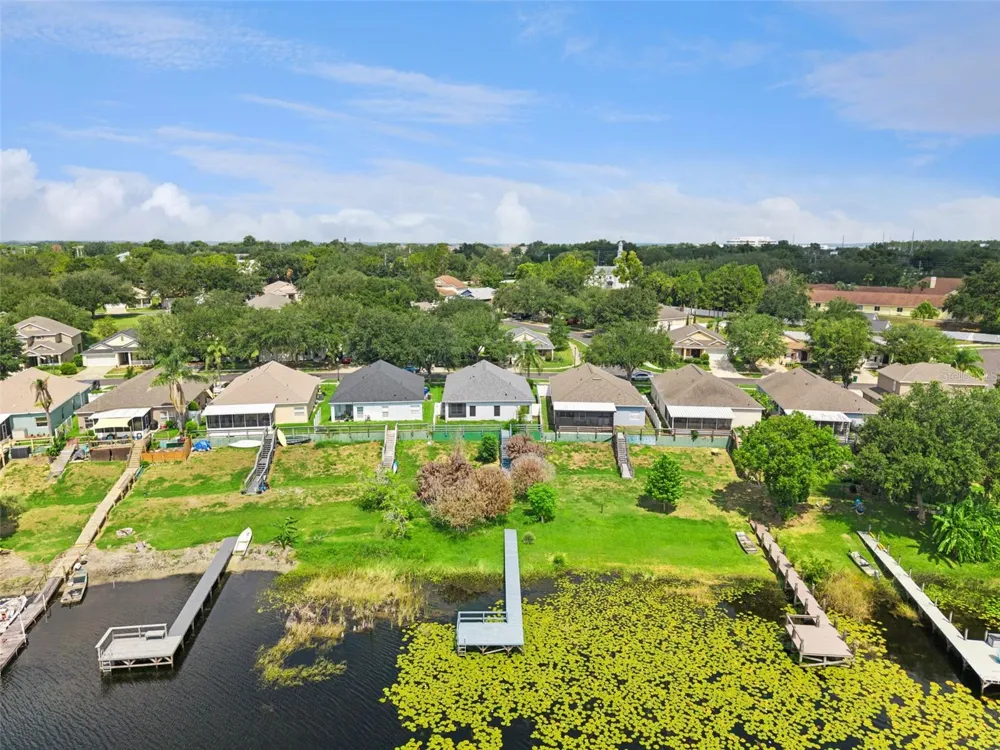 1324 KELLOGG DRIVE Tavares, FL 32778