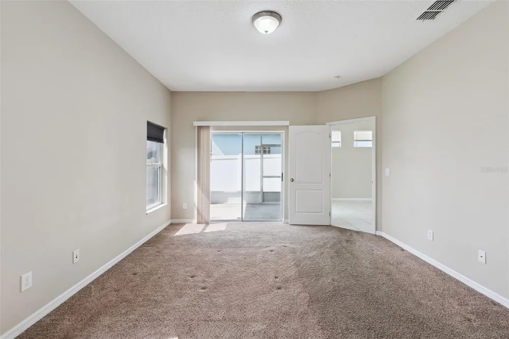 1324 KELLOGG DRIVE Tavares, FL 32778