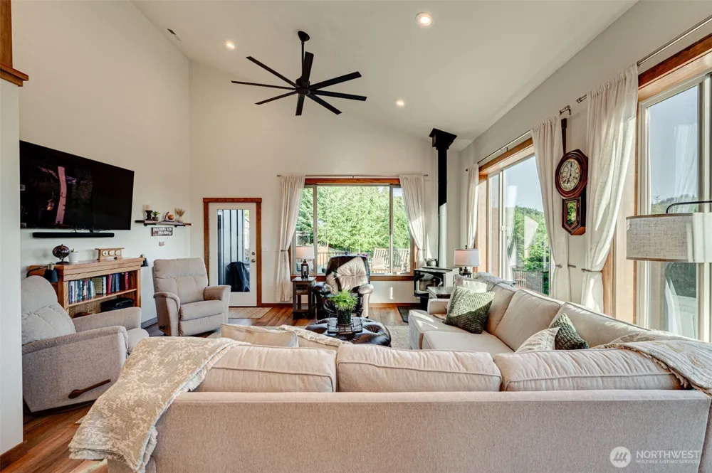 214 Bootjack Lane Kelso, WA 98626