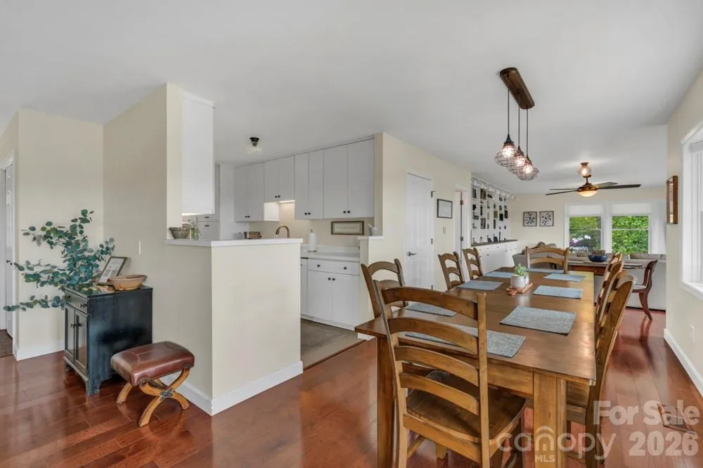 784 Alpine Drive Seven Devils, NC 28604