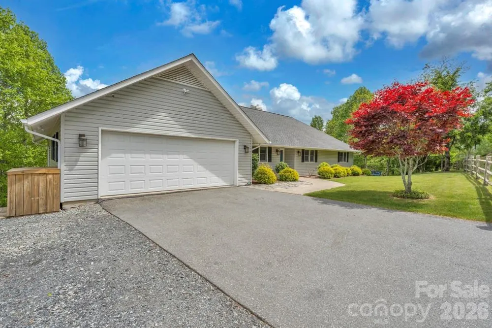 784 Alpine Drive Seven Devils, NC 28604