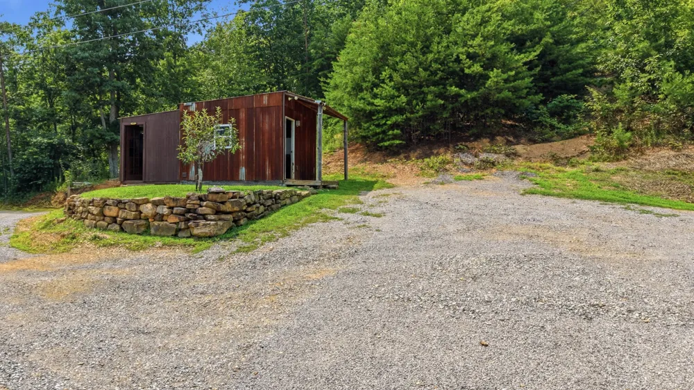 260 Riddle St Dayton, TN 37321