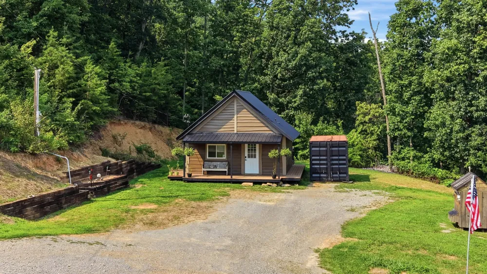 260 Riddle St Dayton, TN 37321