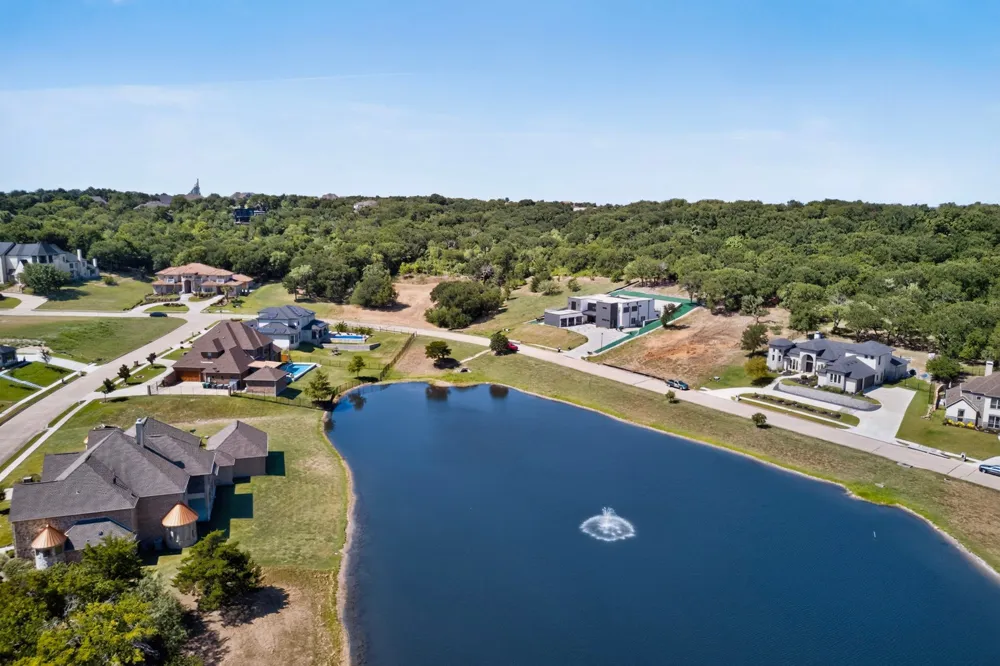 2438 Creekwood Drive Cedar Hill, TX 75104