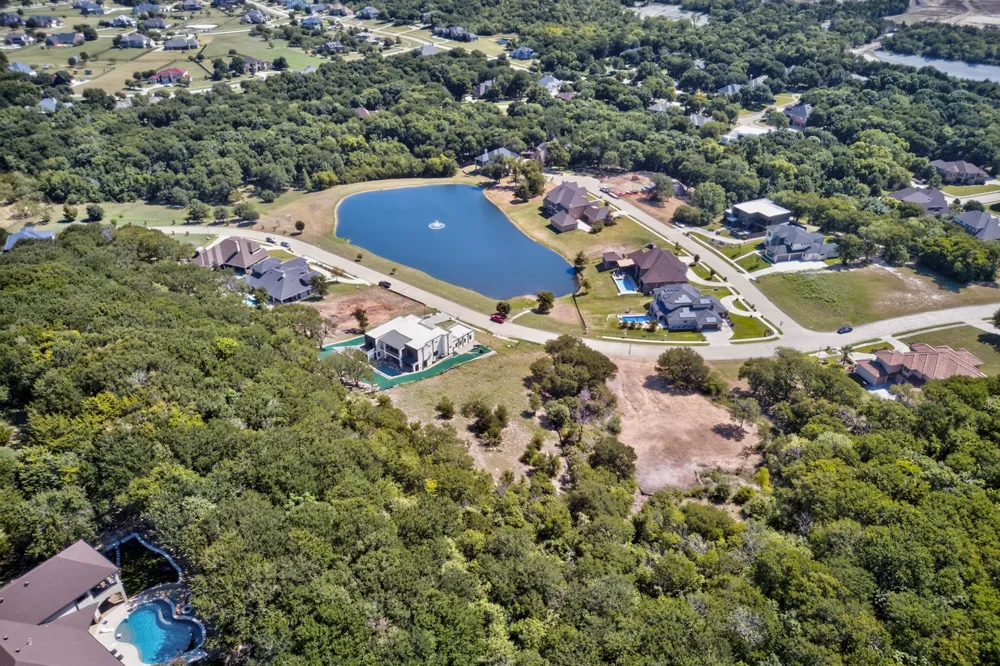 2438 Creekwood Drive Cedar Hill, TX 75104