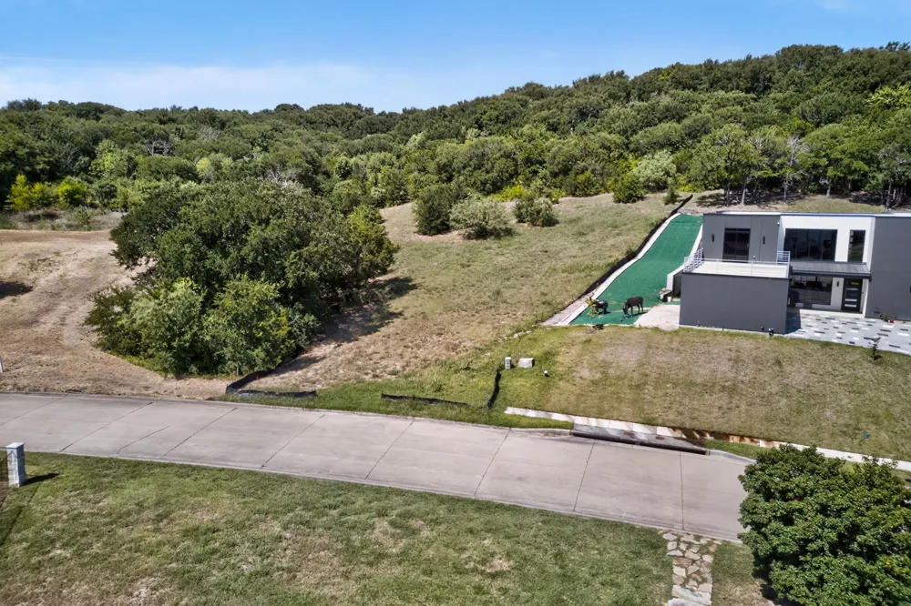 2438 Creekwood Drive Cedar Hill, TX 75104