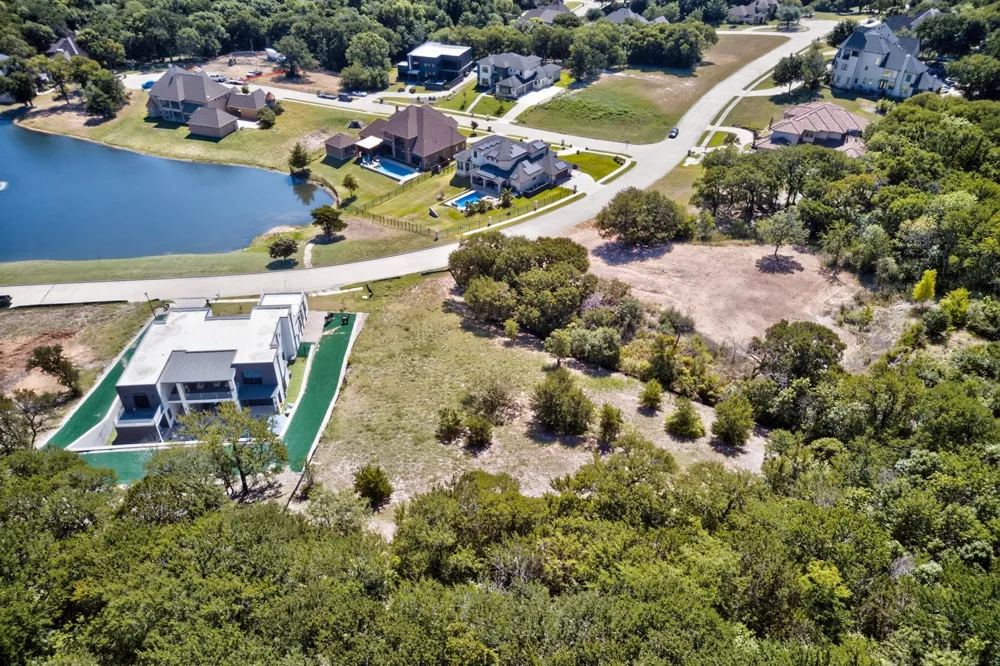 2438 Creekwood Drive Cedar Hill, TX 75104
