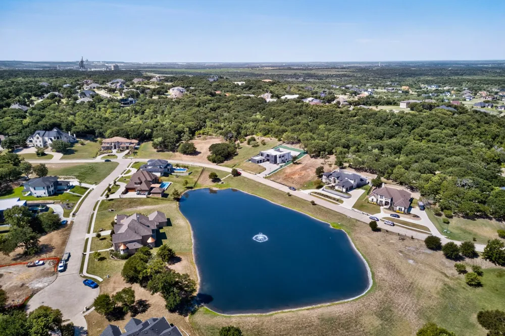 2438 Creekwood Drive Cedar Hill, TX 75104