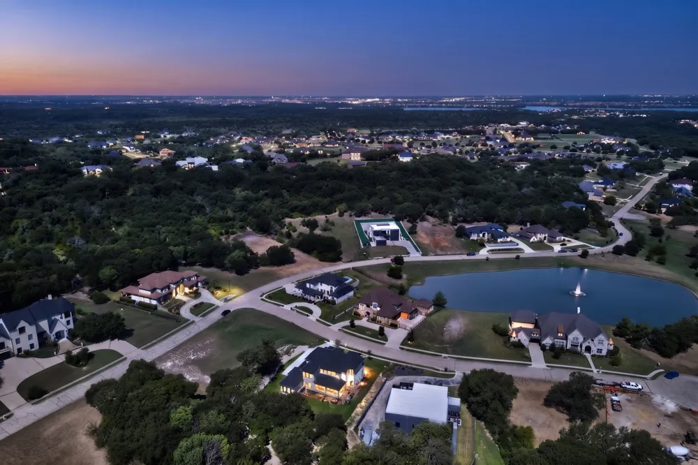 2438 Creekwood Drive Cedar Hill, TX 75104