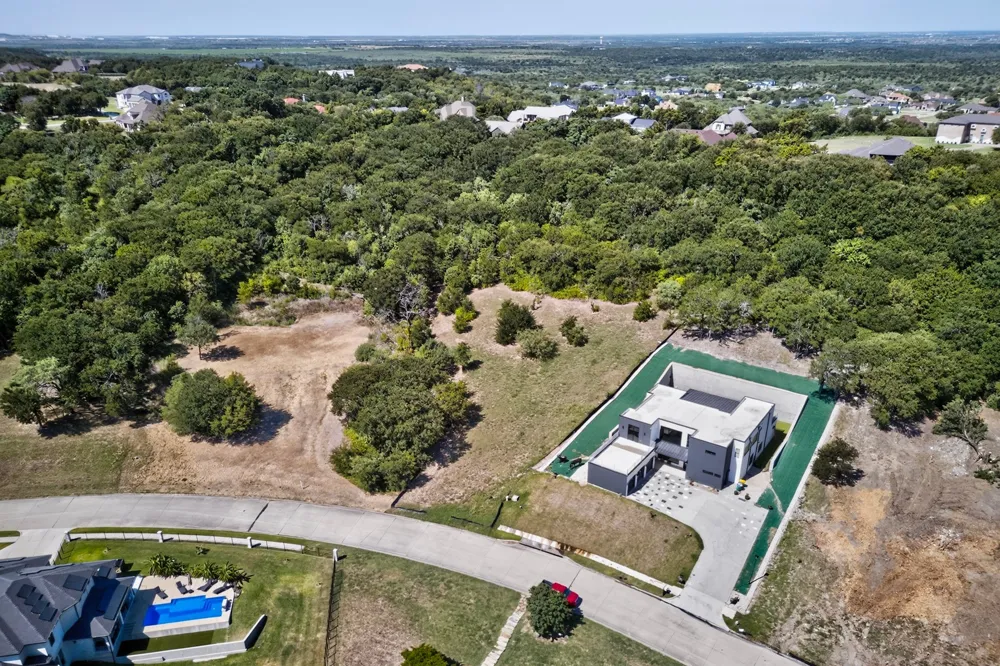 2438 Creekwood Drive Cedar Hill, TX 75104