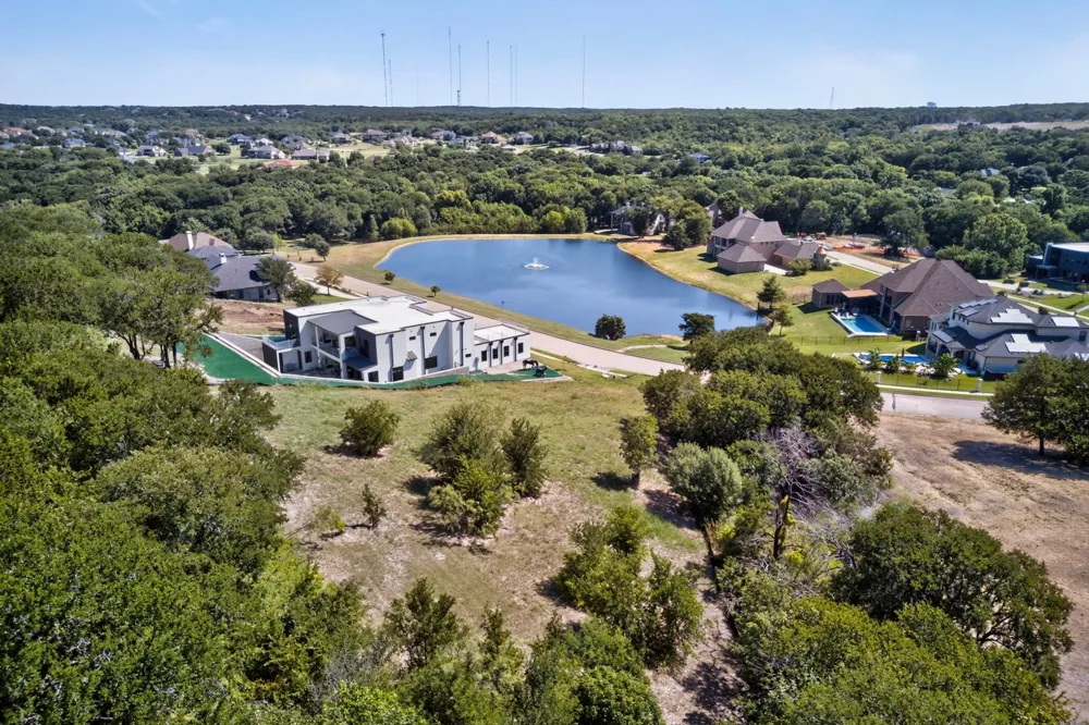 2438 Creekwood Drive Cedar Hill, TX 75104