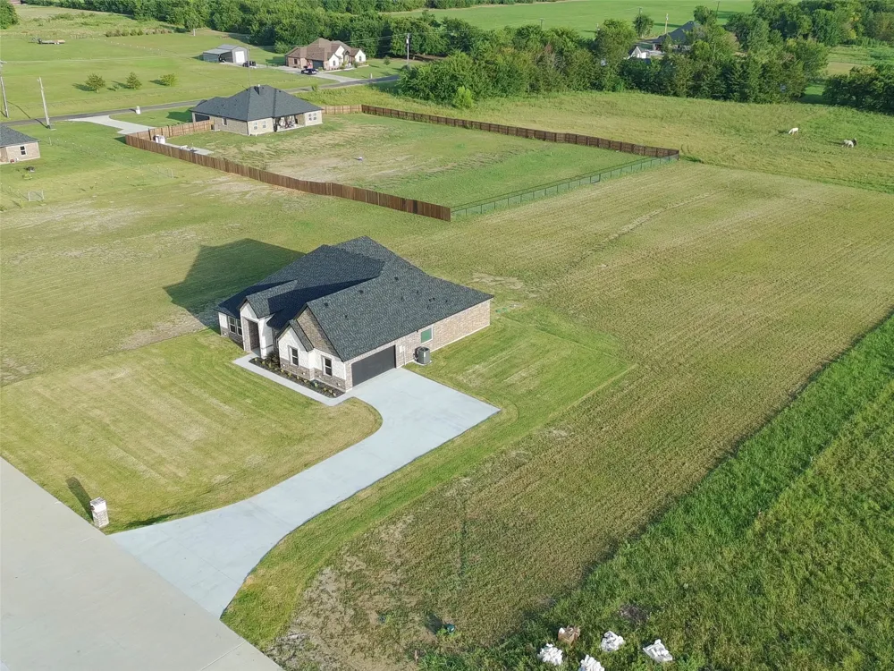 3297 Escobar Circle Greenville, TX 75401