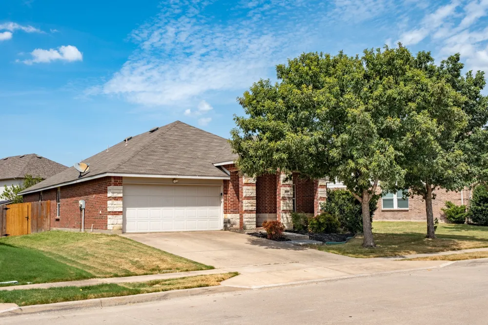 4605 Prairie Crossing Drive Fort Worth, TX 76244