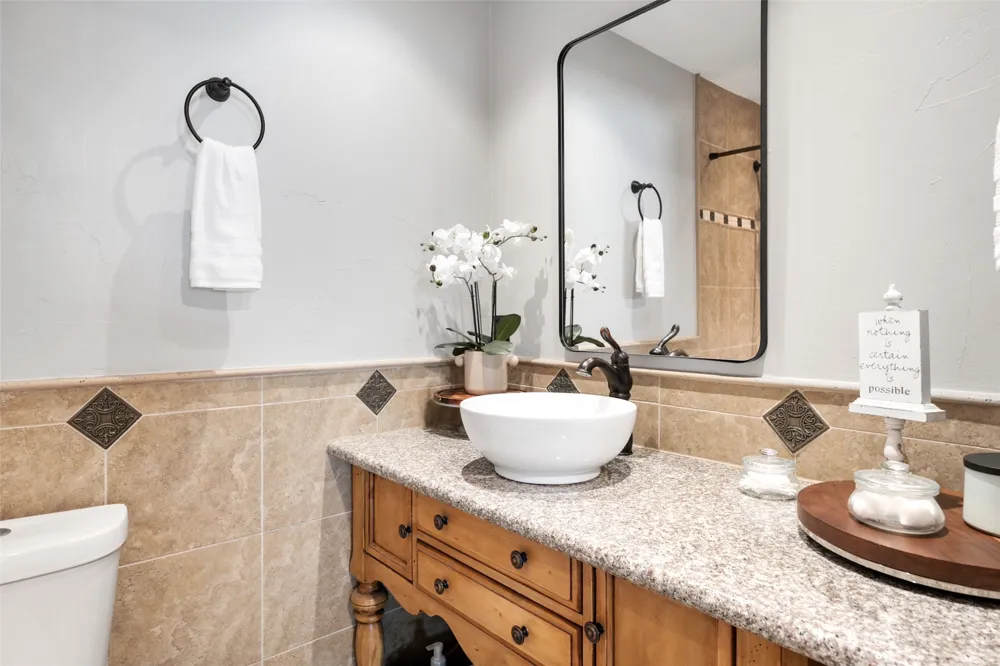 1637 Dell Oak Drive Garland, TX 75040