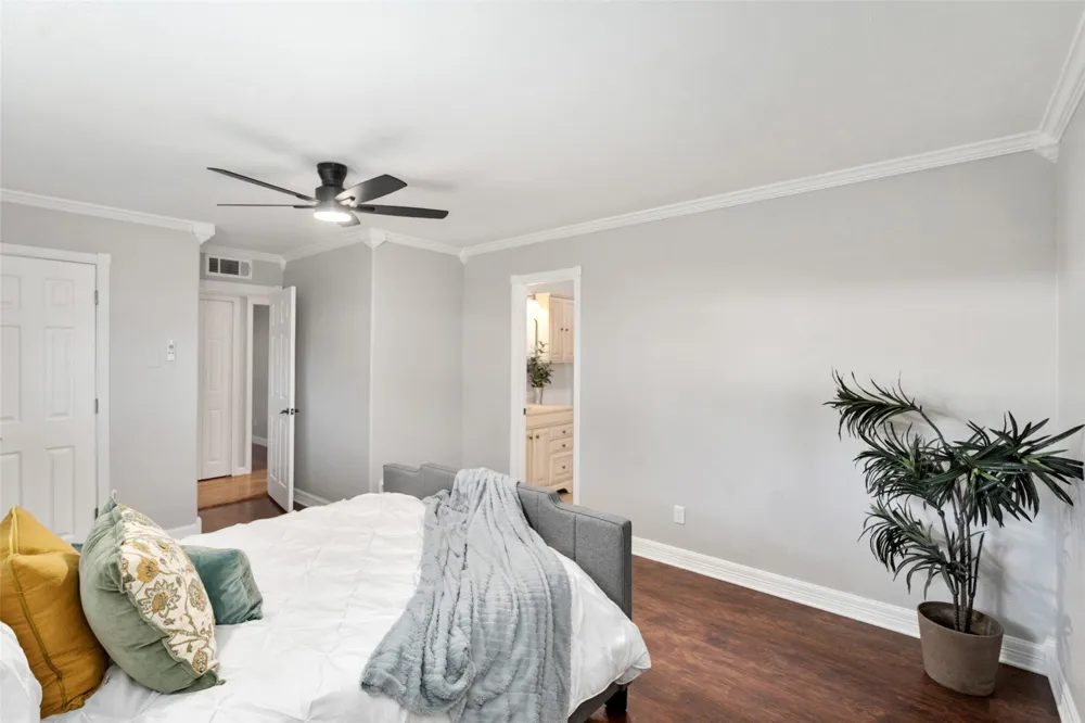 1637 Dell Oak Drive Garland, TX 75040