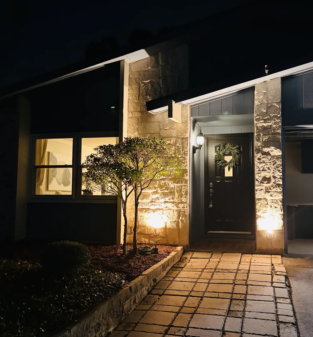 1637 Dell Oak Drive Garland, TX 75040