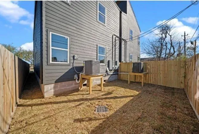 236 E 39th Street #A Houston, TX 77018
