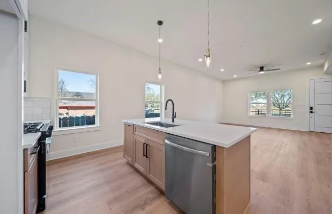 236 E 39th Street #A Houston, TX 77018