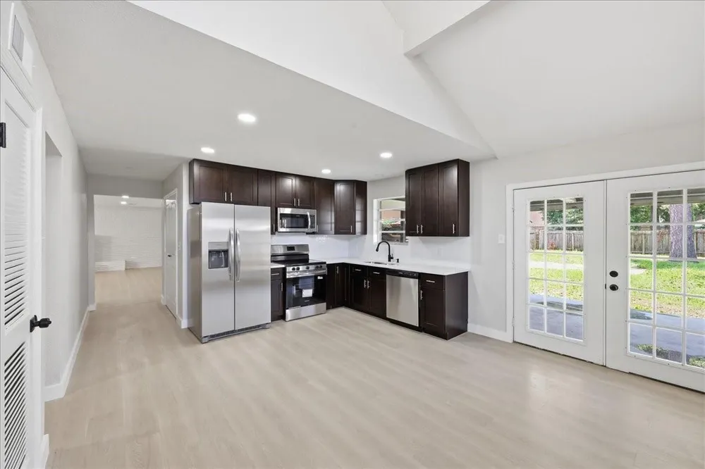 1925 Galway Drive Vidor, TX 77662
