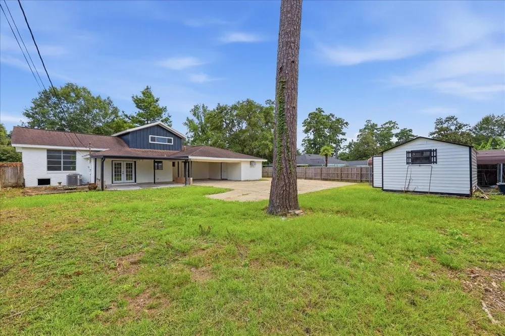 1925 Galway Drive Vidor, TX 77662