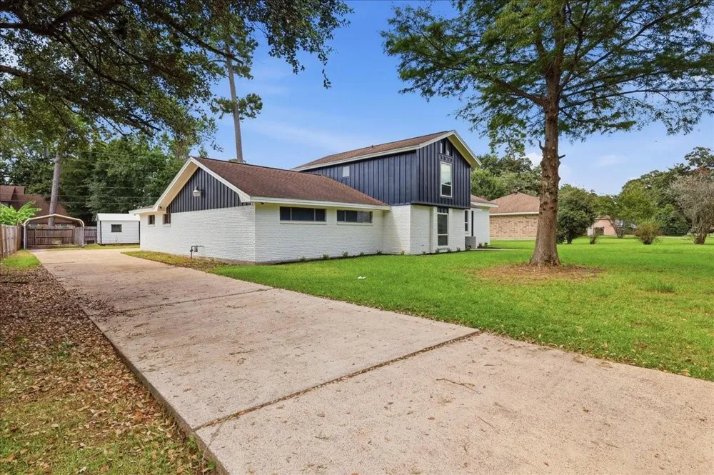 1925 Galway Drive Vidor, TX 77662