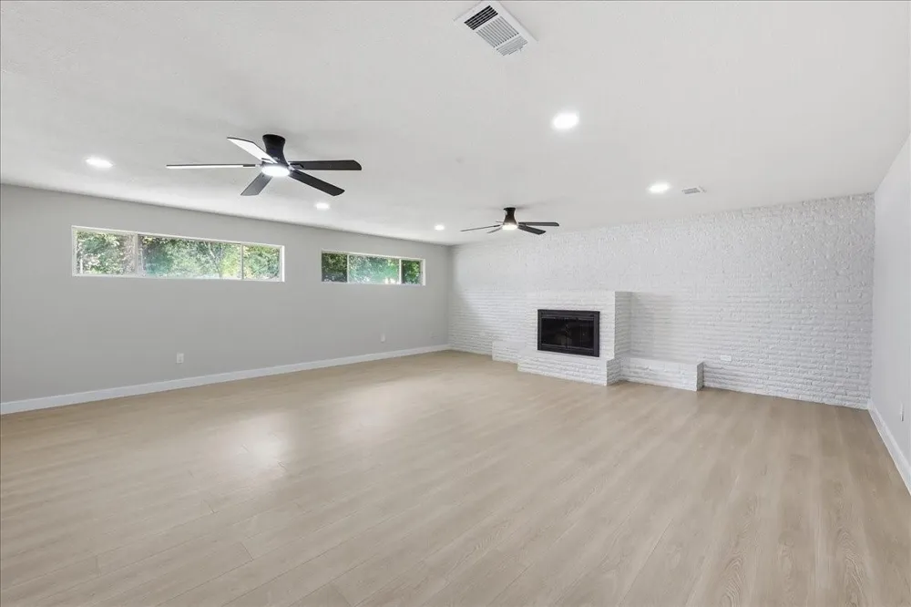 1925 Galway Drive Vidor, TX 77662