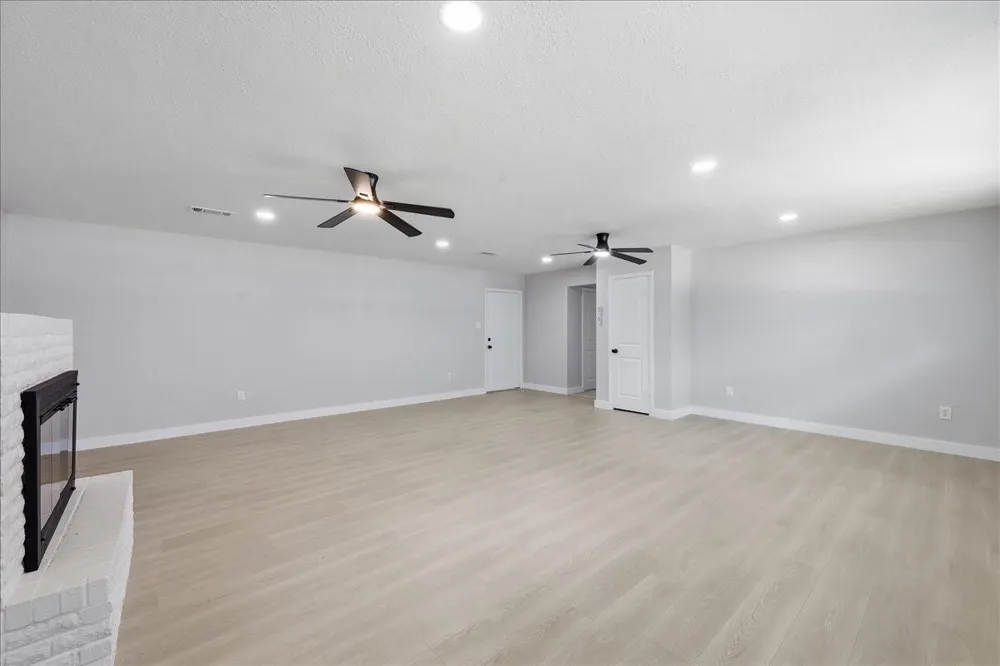 1925 Galway Drive Vidor, TX 77662