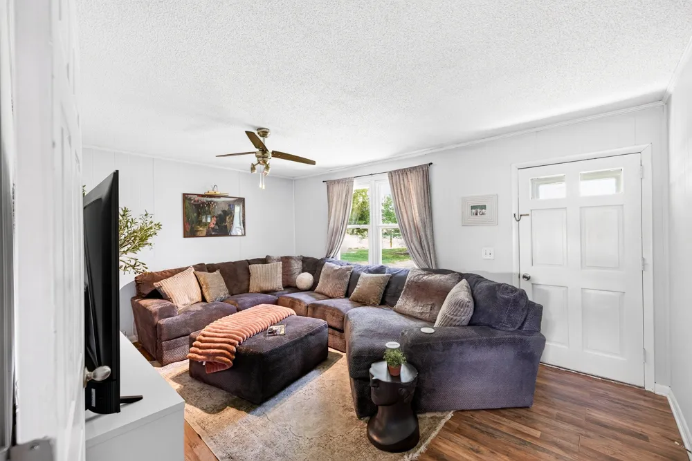 627 Baker Dr Lafayette, TN 37083