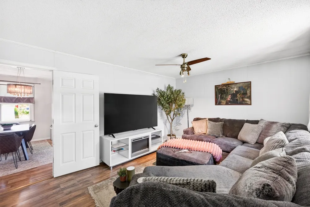 627 Baker Dr Lafayette, TN 37083